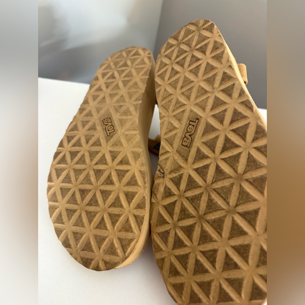 TEVA Women's Tan Sandals - Picture 5 of 5